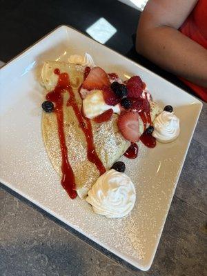 Berry cheesecake crepe