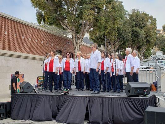 Ventura Holiday Street Fair