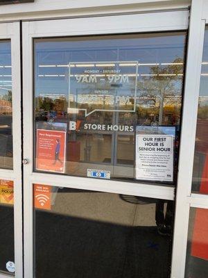 Opens 9a on Sun despite what sign says as of 9/19