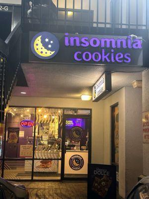 Insomnia Cookies
