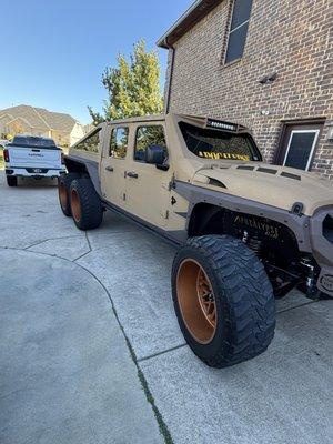 Lee's Mobile Car Audio Installations