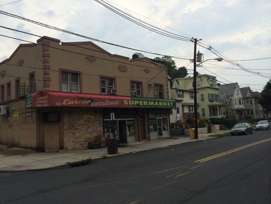 Europa Pombalense Supermarket
