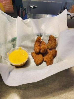 Avocado bites and shredded beef burrito are out of this world. Laid back atmosphere with cool staff & stiff drinks