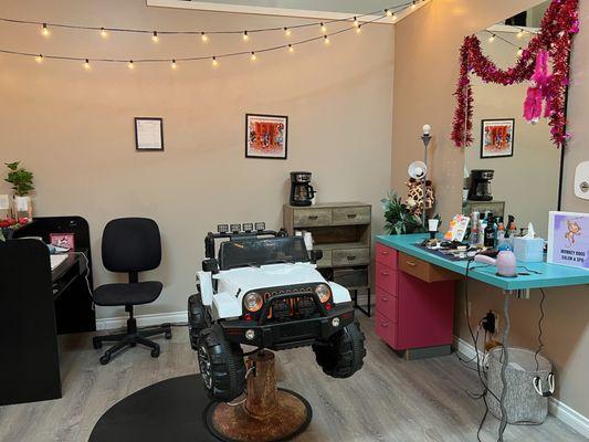 Monkey Doos Salon & Spa