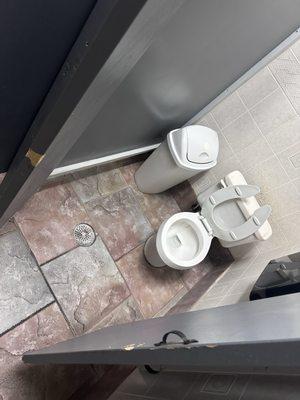 Other stall with barn doors with no lock as well , horrible