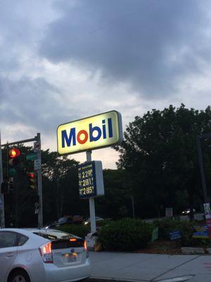 Alewife Mobil of Cambridge -- 2615 Massachusetts Avenue / Route 2A, Cambridge Sign