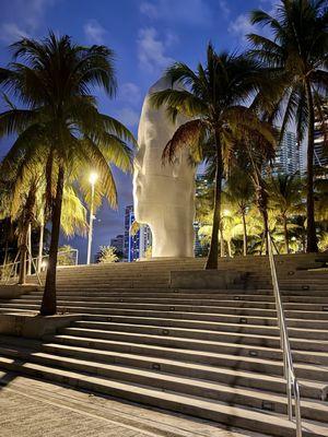 Looking into my dreams, Awilda - Sculpture