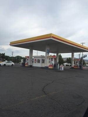 Only $3.29 for mid-grade gas today. That is unheard of in California, as far as I know.