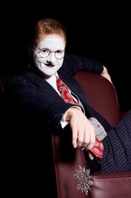 Soiree Dada : Schumuckt Der Hall