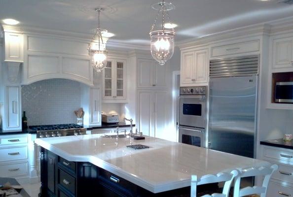 Modern, light and bright kitchen. Functional and beautiful. Great gathering area for family and friends and hosting parties!!