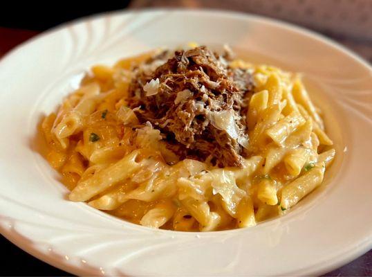 Short rib mac and cheese.