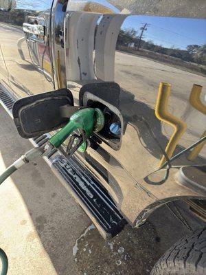 Pump does not shut off automatically.