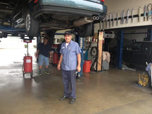 DAVE GETTING READY TO CHANGE OIL