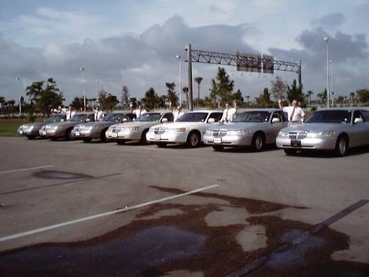 Aaron Airport Limo & Taxi