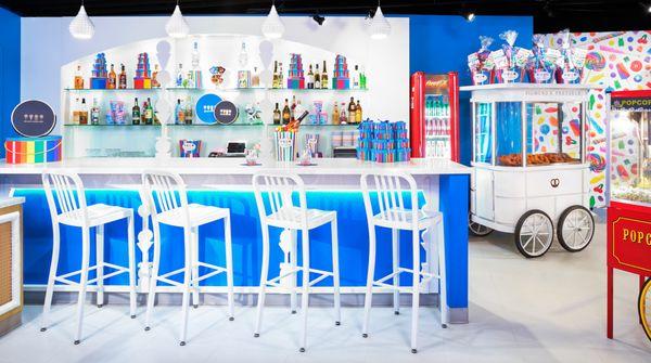 7th floor cafe - admission to Madame Tussauds required