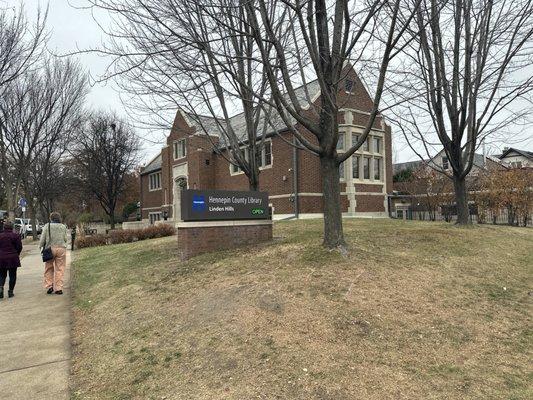Hennepin County Library - Linden Hills Library