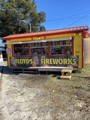 Floyd's Fireworks: McCray's Mill Road. Lowest Prices!