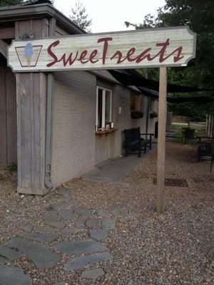 Popular is the chocolate with toffee and coffee mix, which is what I had and it is excellent.