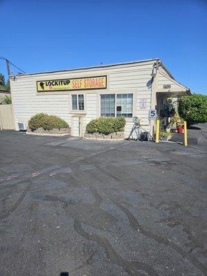Lock It Up Self Storage - San Jose