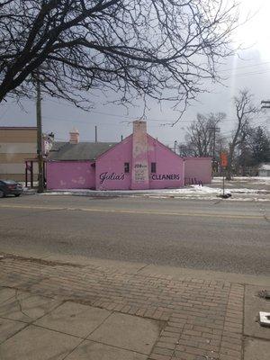 Small parking lot in the rear off the alley