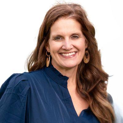 LeeAnn Kampfer- Benchmark Realty