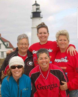 Hand 'N Hand Graphics