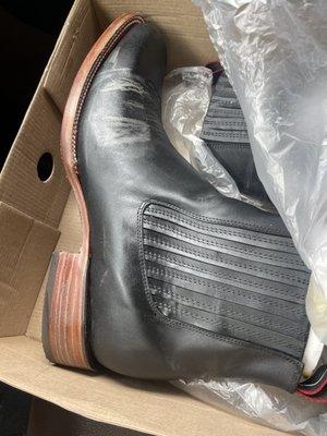 Bad grey lines on the boots