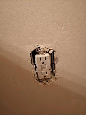 Paul Davis job for the electric socker and said done !