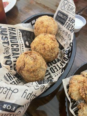 Calhoun's On The Green