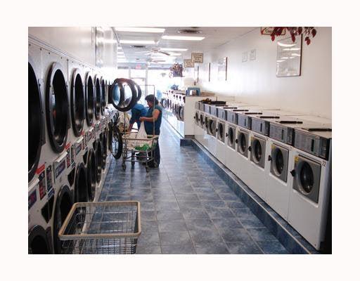 Lakewash Laundromat