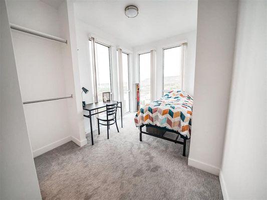 605 Place Bedroom w/closet