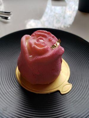 Rose Illusion Cake