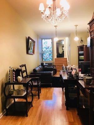 Wait to get deloused in out lice free zone