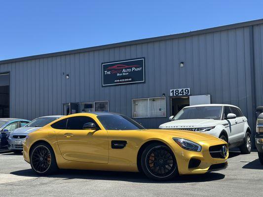 Mercedes GT s dropped off for repairs