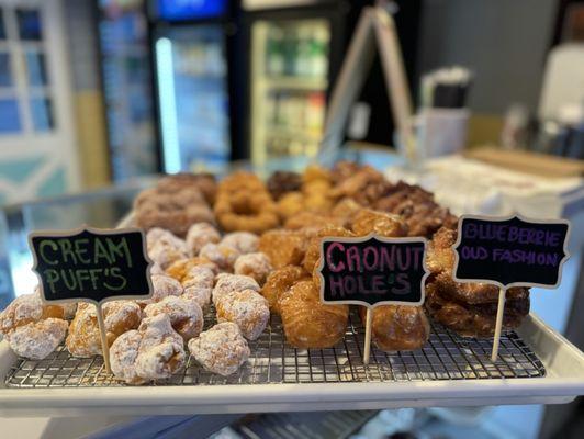 San Carlos Chuck's Donuts