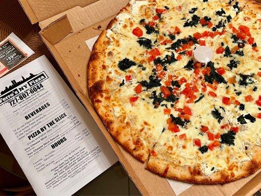 The "Anita". Spinach, tomato, ricotta, mozzarella, garlic and olive oil.