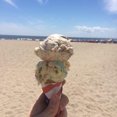 Birthday cake & Oreo flavor in a cone