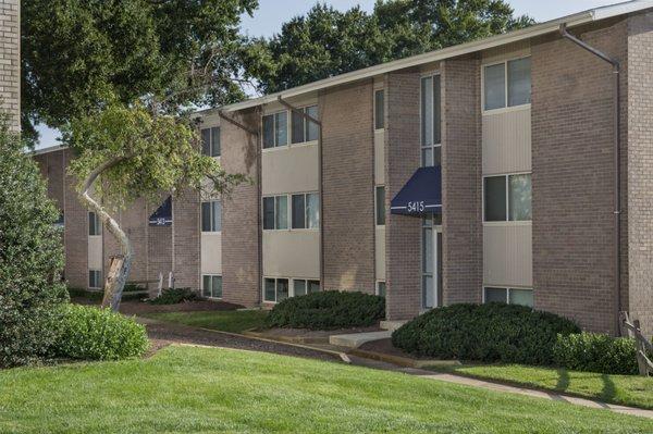 Carrollon Manor Apartments