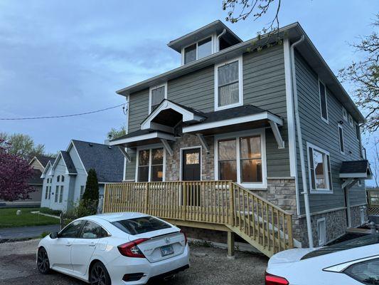 Full-Service Restoration:
handling everything from exterior work to interior finishes, including complete demolition and reconstruction.