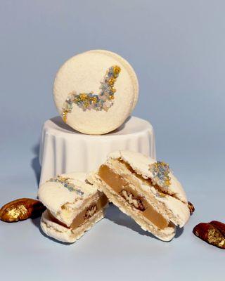 Jade Leche Pecan Macaron