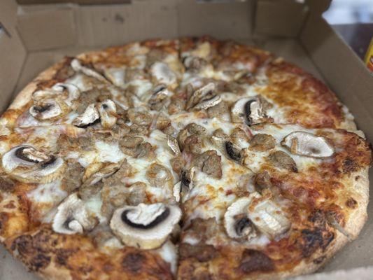 Medium pizza with sausage and mushrooms with requested light amount of cheese (Dec 2025)