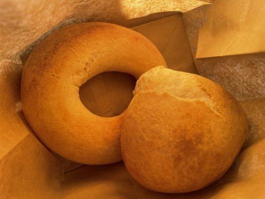 pan de queso and almojabana