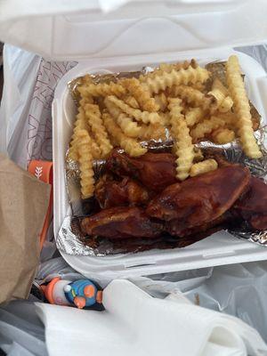 6 Piece Wings Combo with Fries