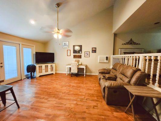 Juddle's Helping Hand