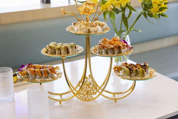 Golden tier with (left to right) Crab Mania, Wild Cat, Nut Tree, Titanic, and Awesome Rolls