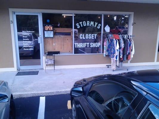 Stormy's Closet......Where Spending a Little Just Makes Good "Cents"