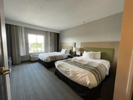 Country Inn & Suites