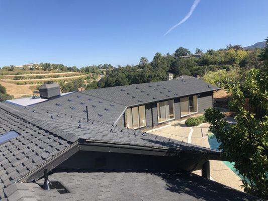 CertainTeed Presidential Shake TL (color: Moire Black) in Los Altos Hills, CA.