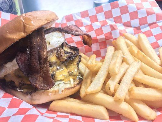 Hangover burger with fries