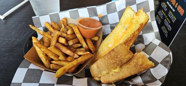 Cheesie's Pub & Grub